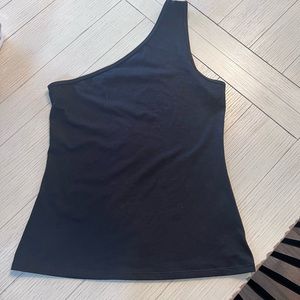 Black one-shoulder tank